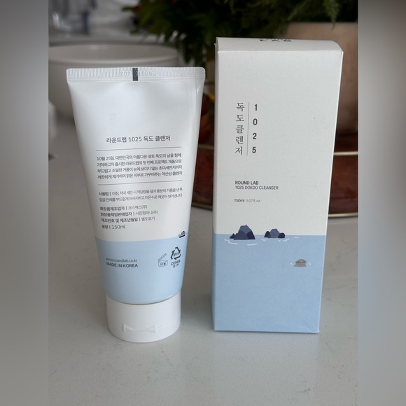 Round Lab dokdo cleanser - Picture 3 of 3